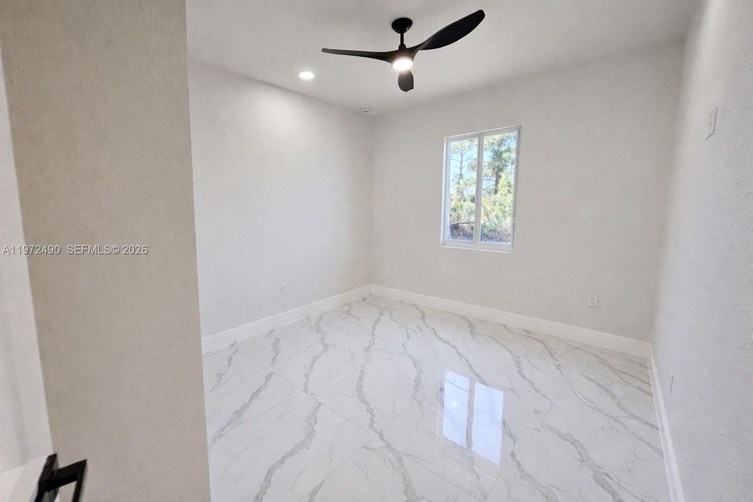 For Rent: $1,750 (3 beds, 2 baths, 1200 Square Feet)