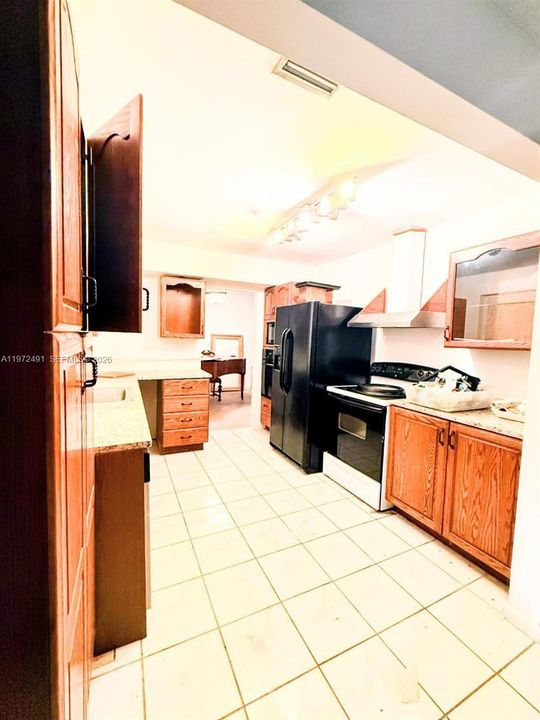 В аренду: $2,900 (3 спален, 2 ванн, 1692 Квадратных фут)
