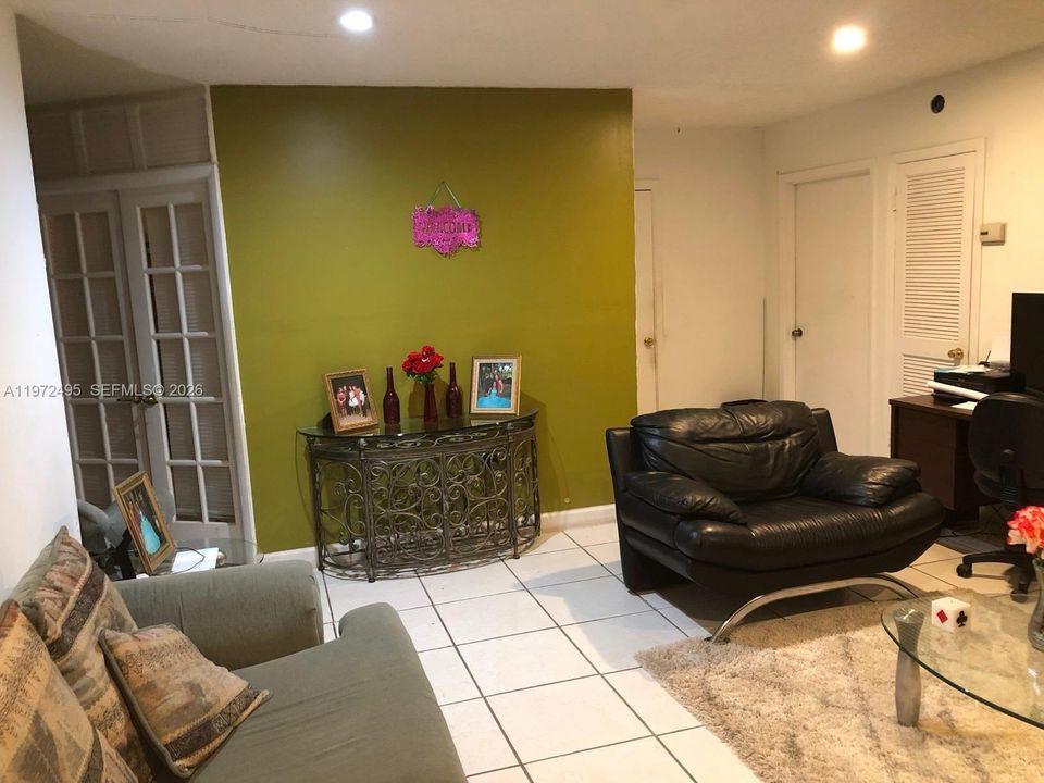 En Venta: $495,000 (3 camas, 2 baños, 1605 Pies cuadrados)