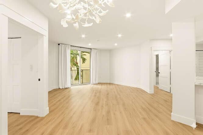 720 S Sapodilla Ave Unit 304-small-005-0