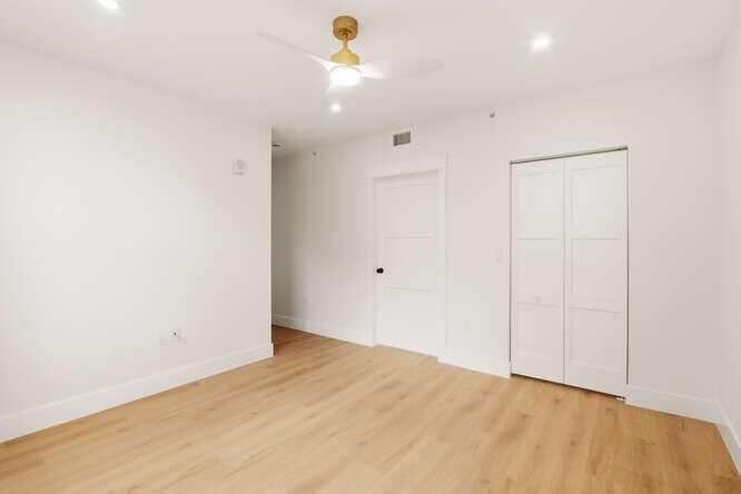 720 S Sapodilla Ave Unit 304-small-024-0