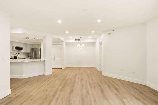 720 S Sapodilla Ave Unit 304-small-009-0