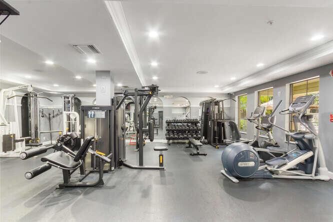 720 S Sapodilla Ave Unit 304-small-038-0
