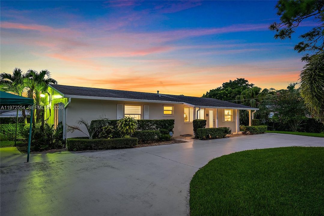 Recently Rented: $6,500 (4 beds, 3 baths, 2266 Square Feet)