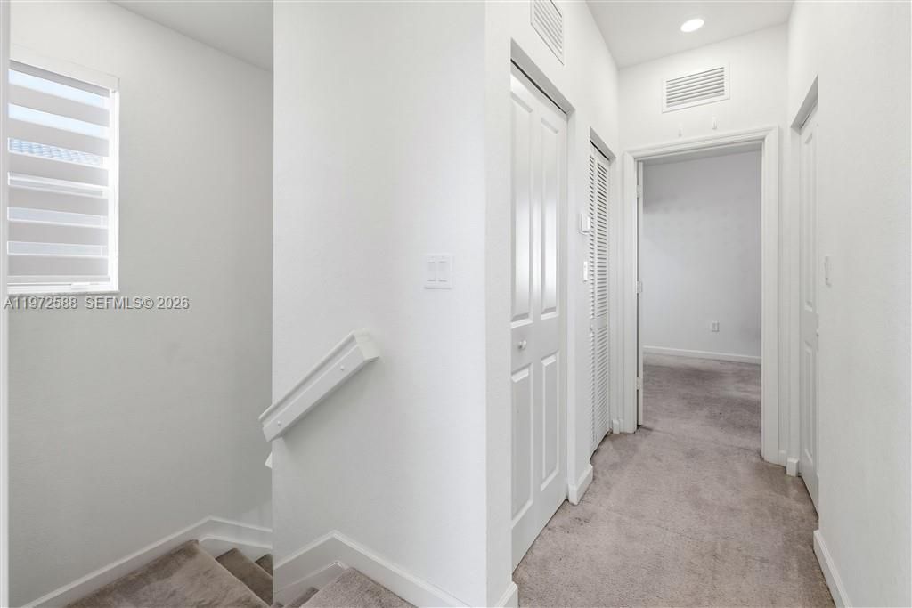 For Sale: $519,900 (3 beds, 3 baths, 1328 Square Feet)