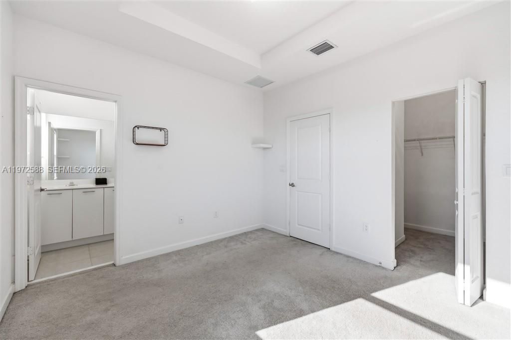 For Sale: $519,900 (3 beds, 3 baths, 1328 Square Feet)