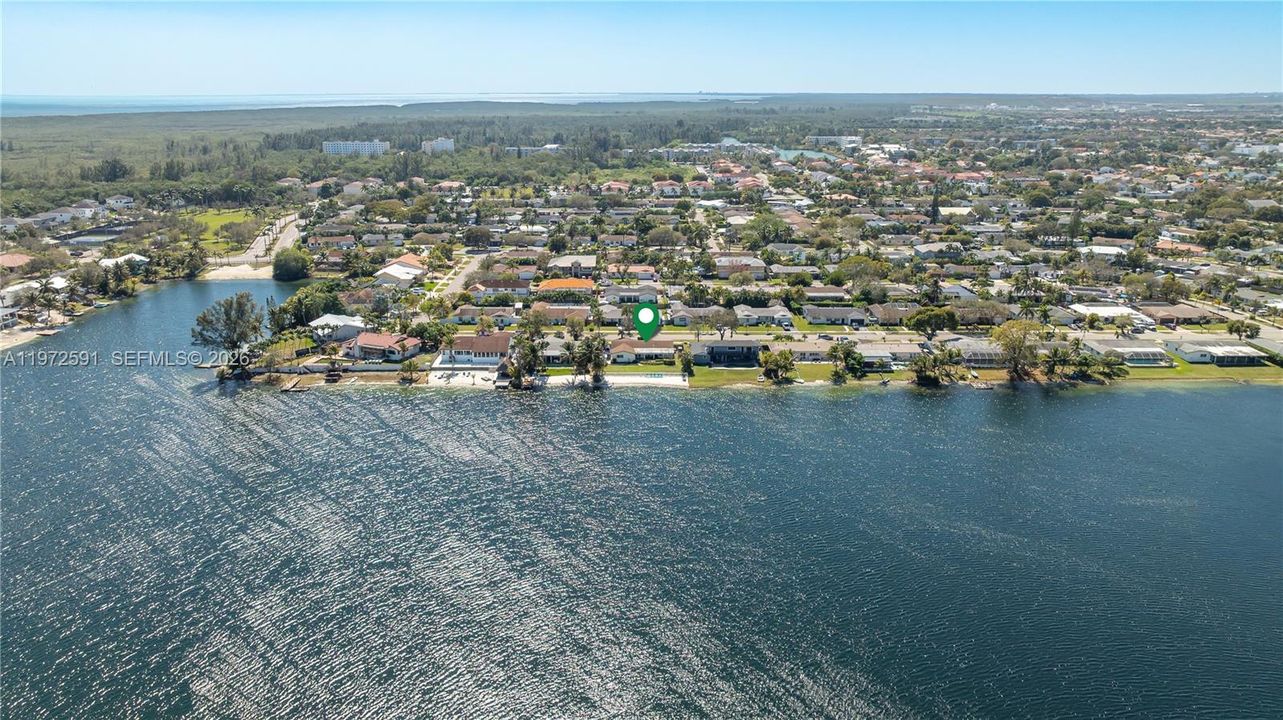 Activo con contrato: $749,000 (3 camas, 2 baños, 1660 Pies cuadrados)