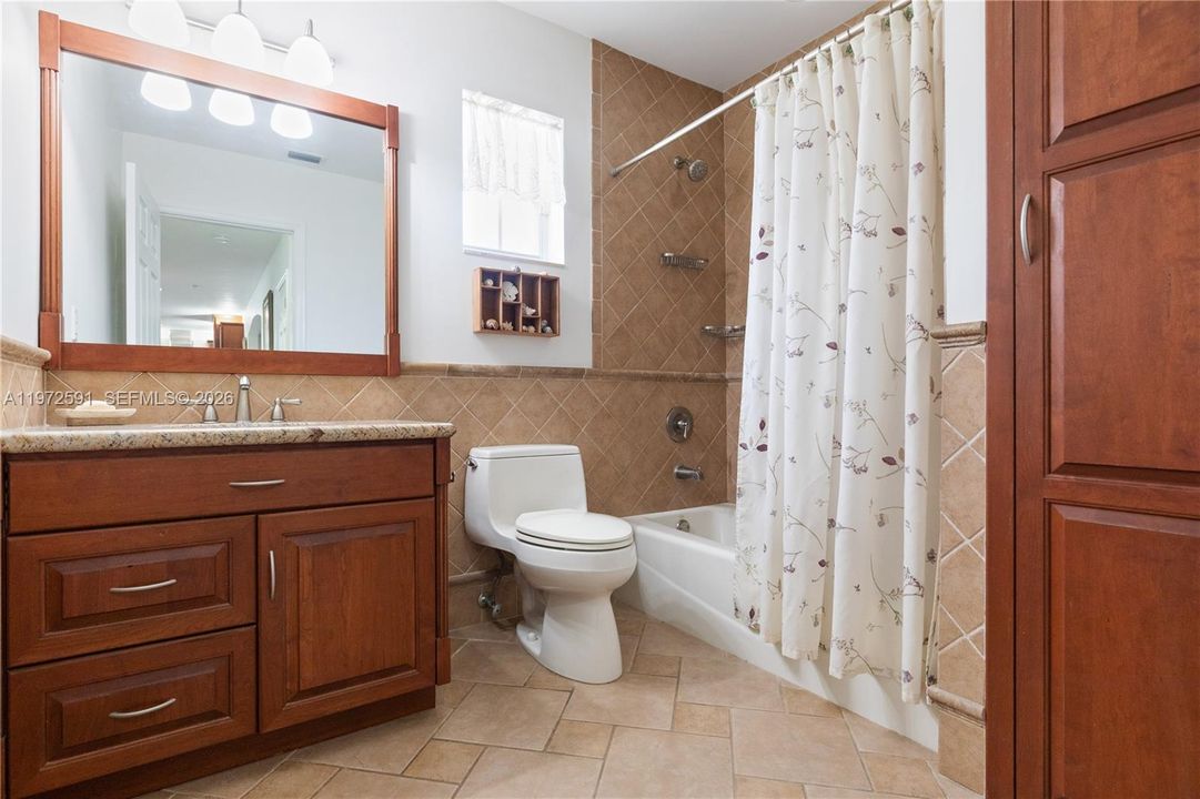 Activo con contrato: $749,000 (3 camas, 2 baños, 1660 Pies cuadrados)