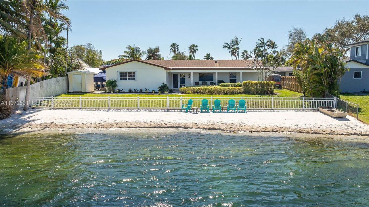 Activo con contrato: $749,000 (3 camas, 2 baños, 1660 Pies cuadrados)