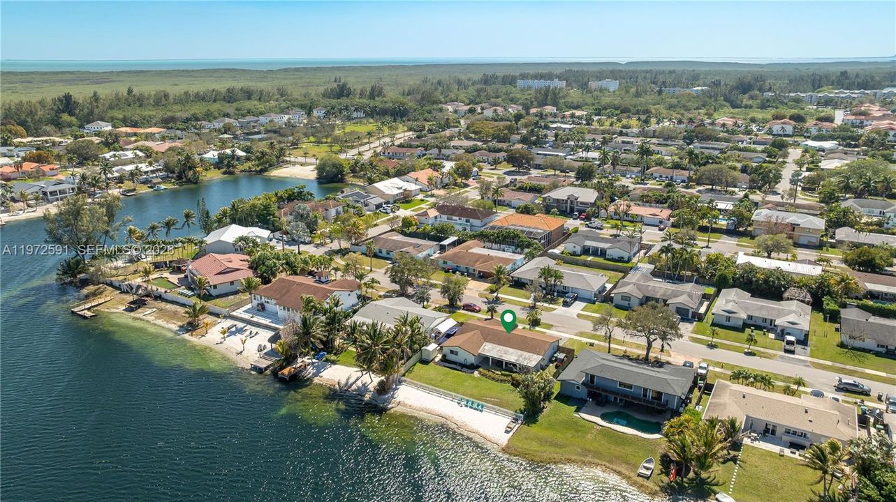 Activo con contrato: $749,000 (3 camas, 2 baños, 1660 Pies cuadrados)