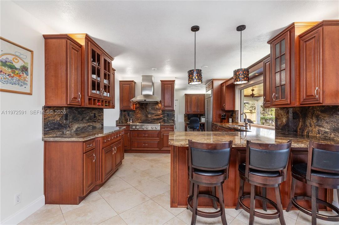 Activo con contrato: $749,000 (3 camas, 2 baños, 1660 Pies cuadrados)