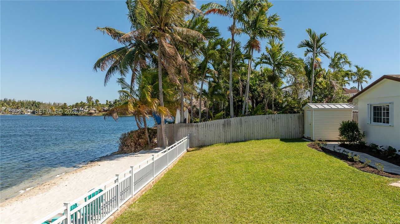 Activo con contrato: $749,000 (3 camas, 2 baños, 1660 Pies cuadrados)