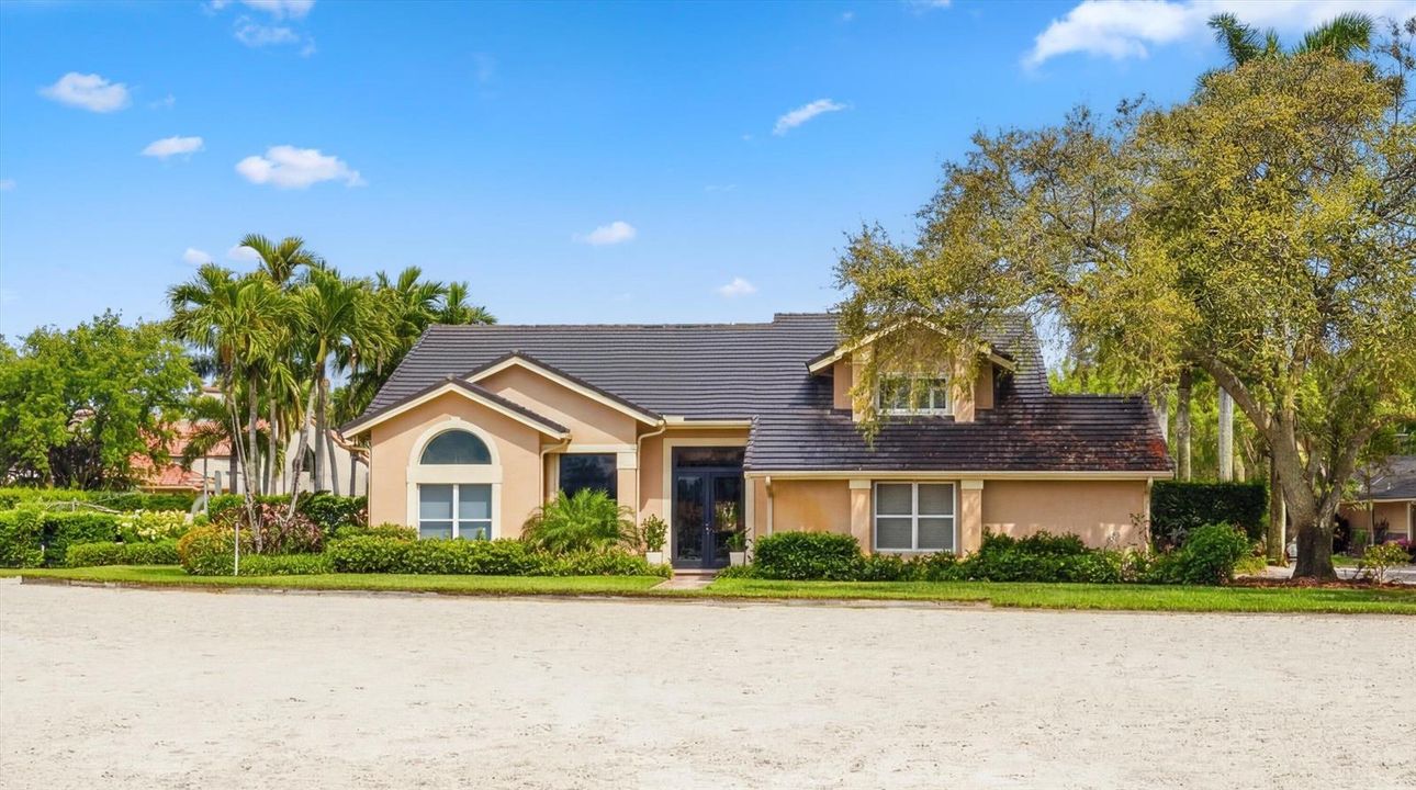 03-14911 equestrian way