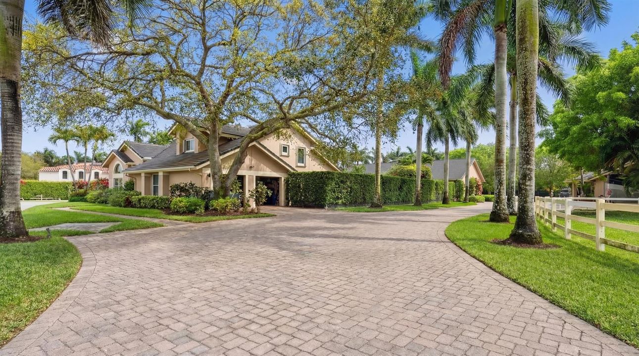 14911 equestrian way