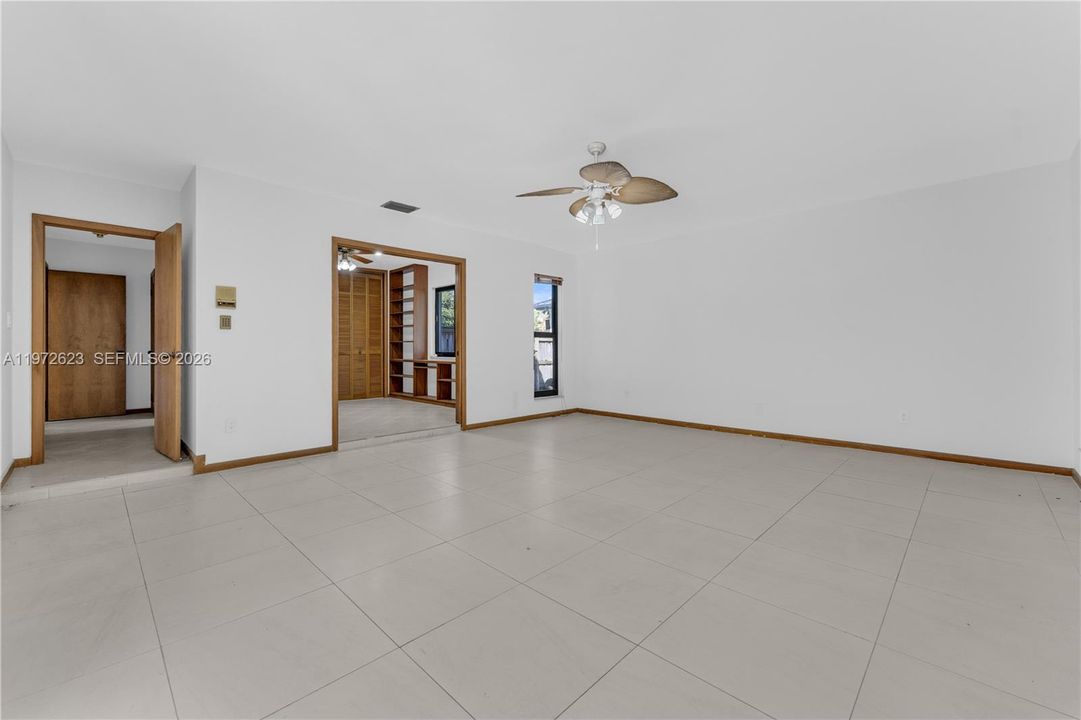 В аренду: $9,000 (5 спален, 4 ванн, 3639 Квадратных фут)