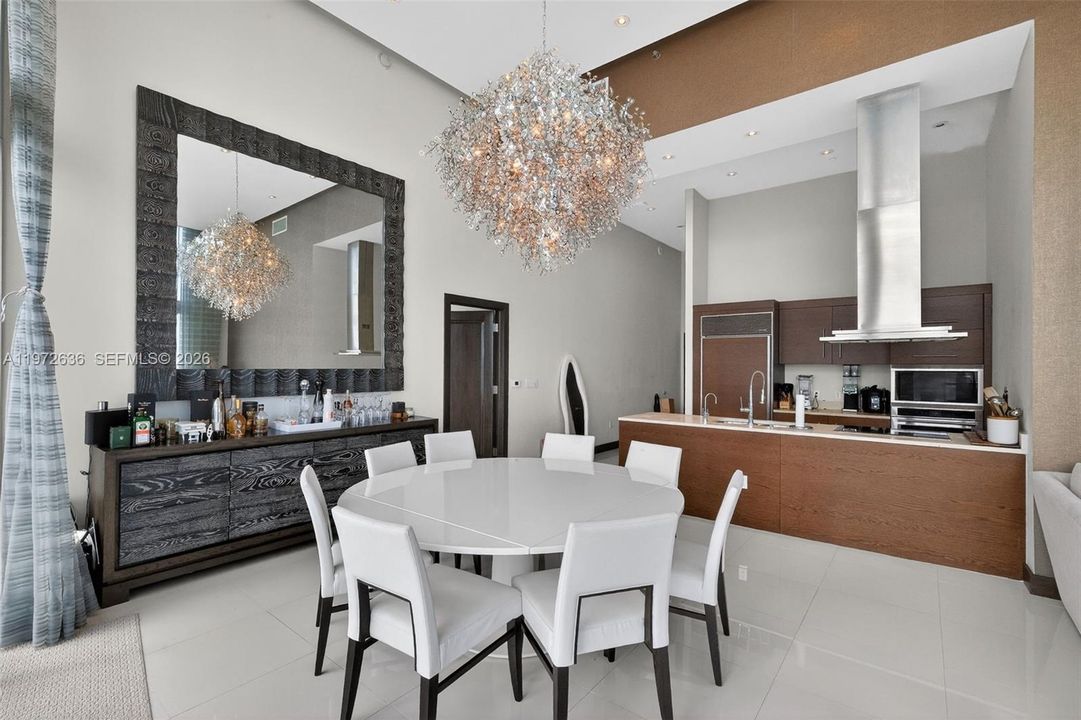 En Venta: $1,600,000 (3 camas, 2 baños, 1870 Pies cuadrados)