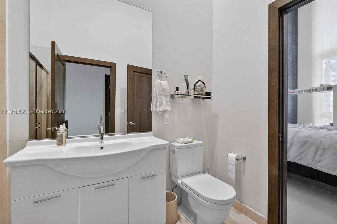 En Venta: $1,600,000 (3 camas, 2 baños, 1870 Pies cuadrados)