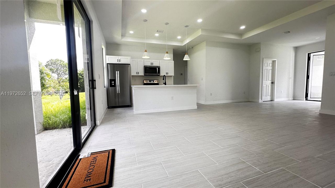 Vendido Recientemente: $295,000 (3 camas, 2 baños, 1600 Pies cuadrados)