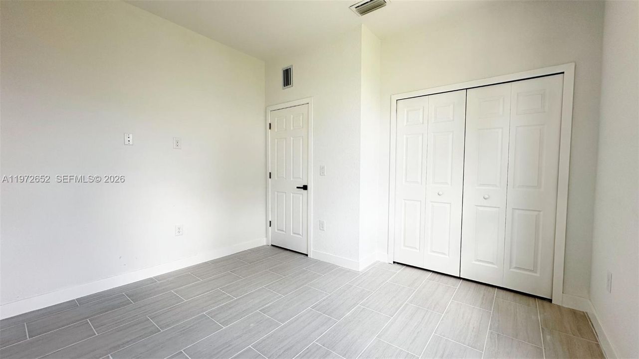 Vendido Recientemente: $295,000 (3 camas, 2 baños, 1600 Pies cuadrados)