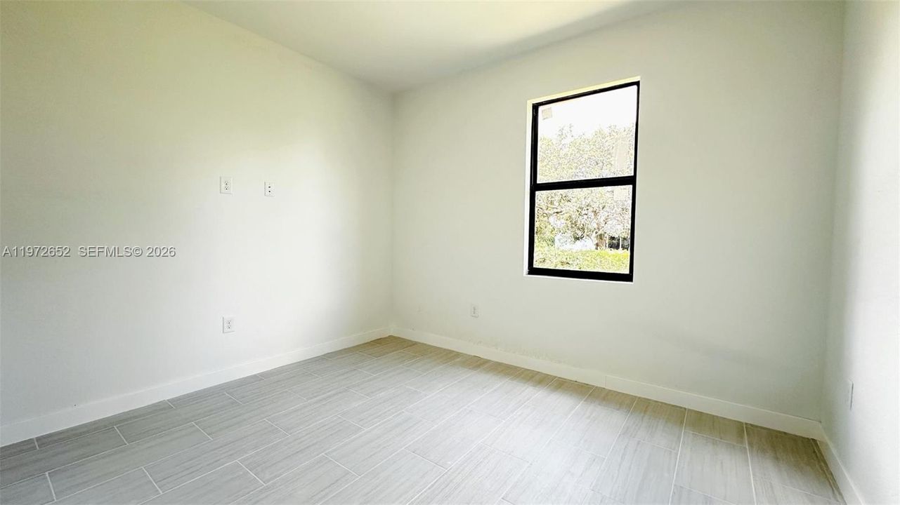 Vendido Recientemente: $295,000 (3 camas, 2 baños, 1600 Pies cuadrados)