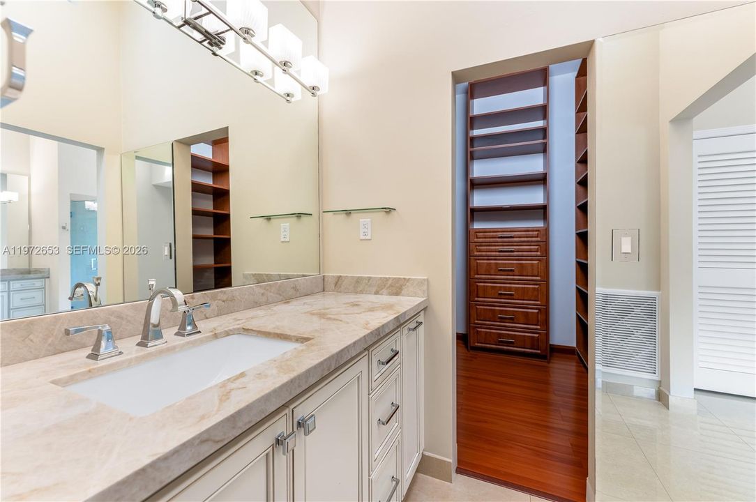 For Sale: $1,995,000 (4 beds, 3 baths, 2651 Square Feet)