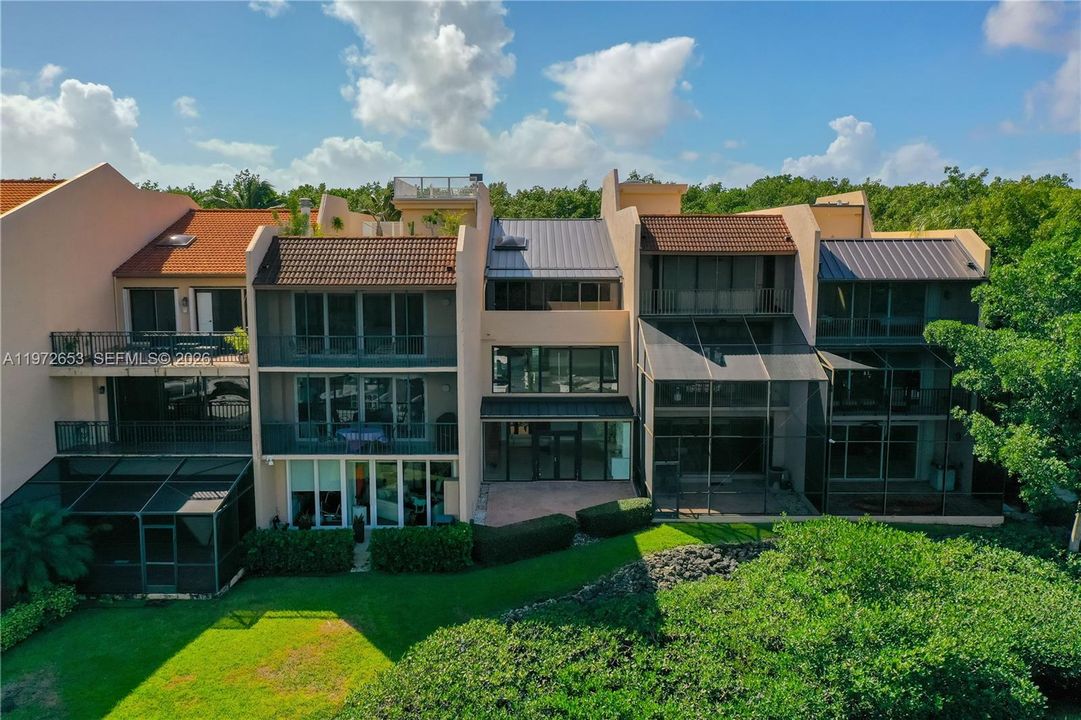 For Sale: $1,995,000 (4 beds, 3 baths, 2651 Square Feet)