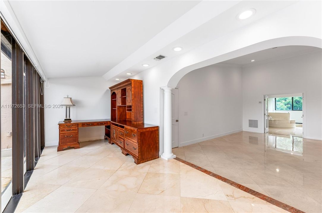 For Sale: $1,995,000 (4 beds, 3 baths, 2651 Square Feet)
