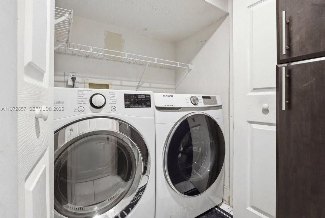 На продажу: $449,000 (3 спален, 2 ванн, 1361 Квадратных фут)