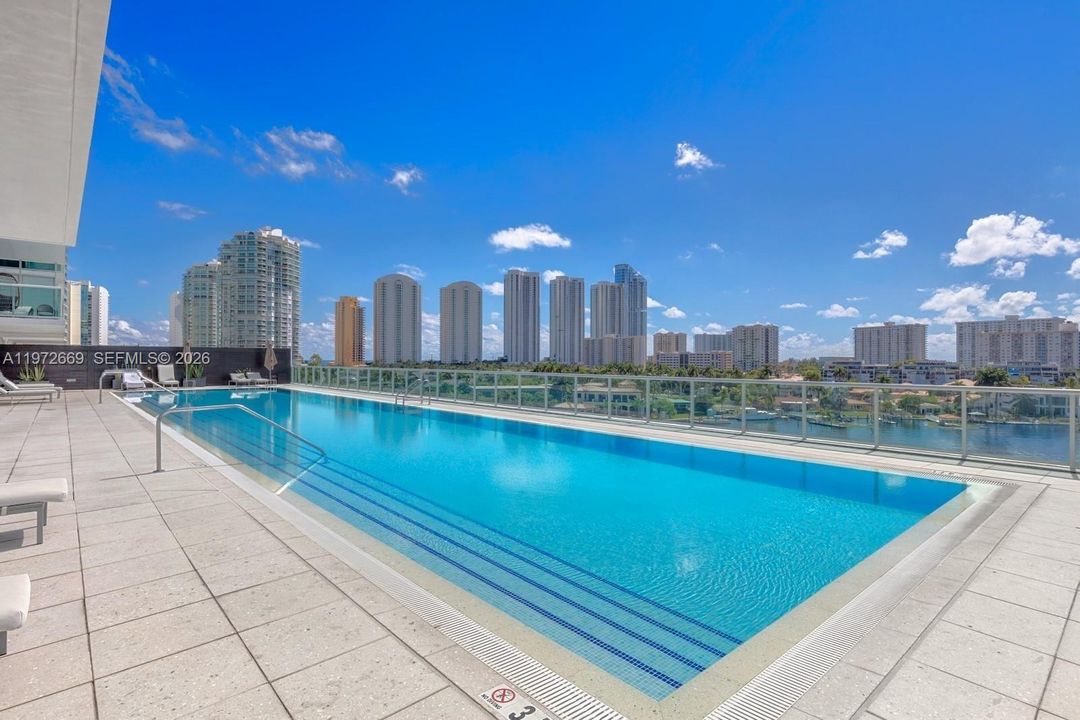 For Sale: $1,300,000 (3 beds, 3 baths, 1687 Square Feet)