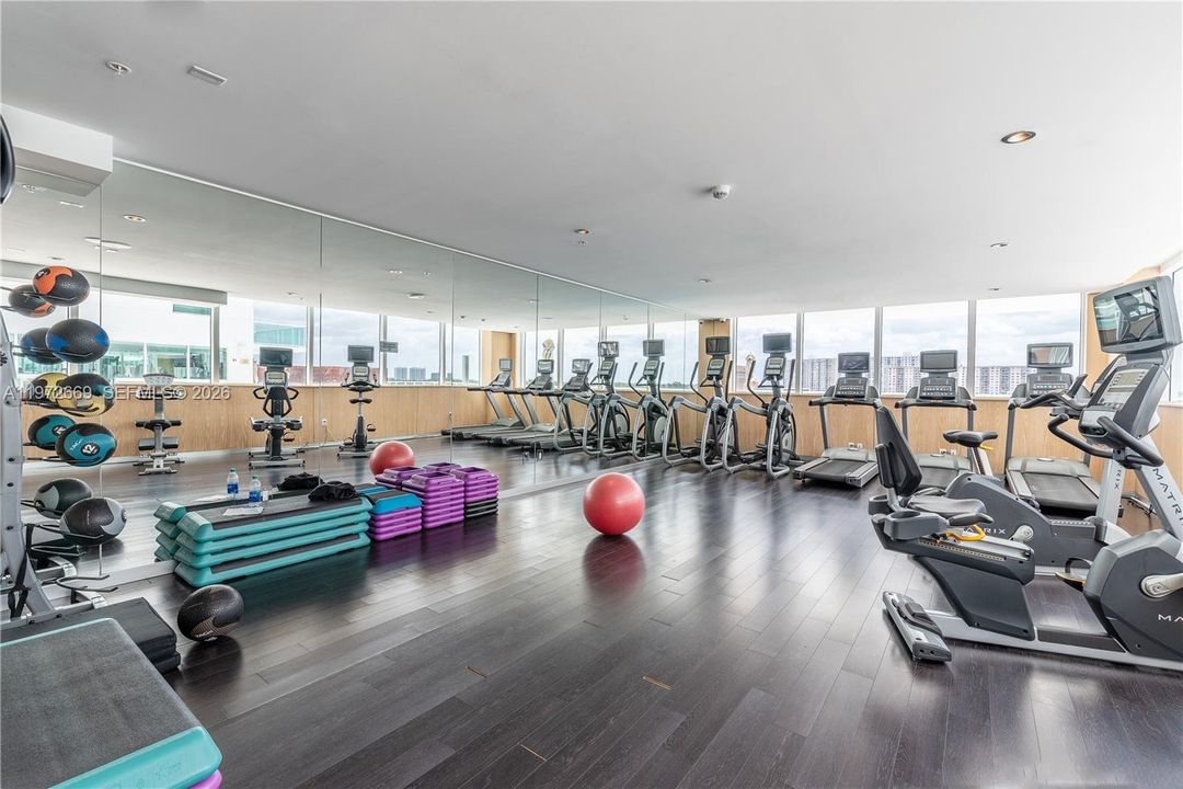 For Sale: $1,300,000 (3 beds, 3 baths, 1687 Square Feet)