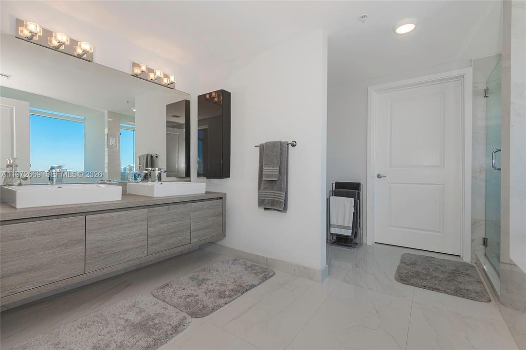 For Sale: $1,300,000 (3 beds, 3 baths, 1687 Square Feet)