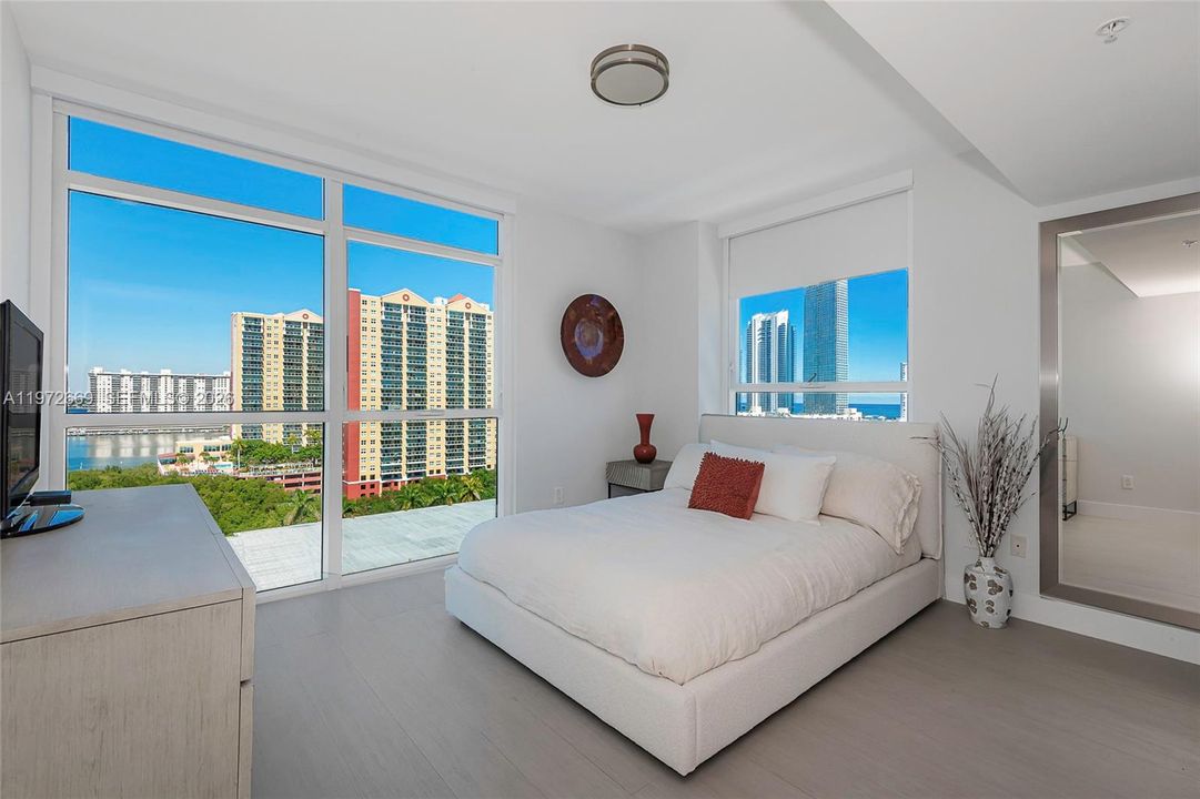 For Sale: $1,300,000 (3 beds, 3 baths, 1687 Square Feet)