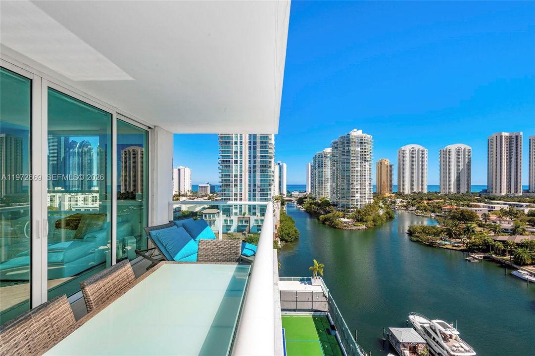 For Sale: $1,300,000 (3 beds, 3 baths, 1687 Square Feet)