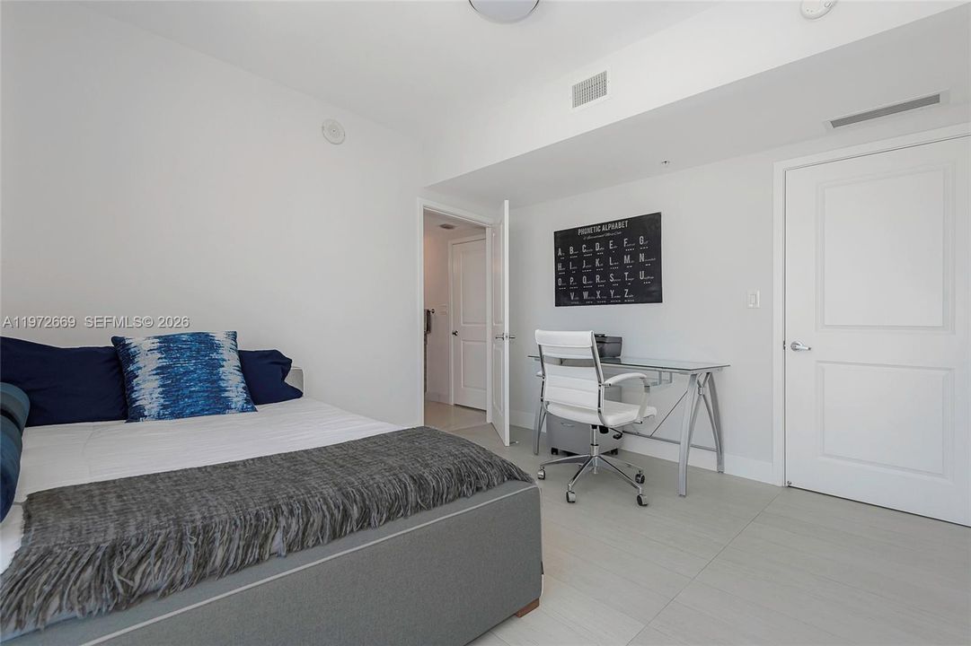 For Sale: $1,300,000 (3 beds, 3 baths, 1687 Square Feet)