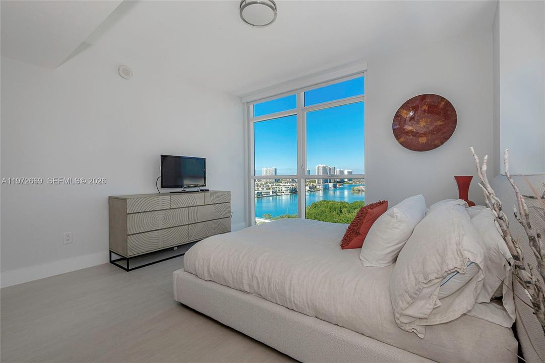 For Sale: $1,300,000 (3 beds, 3 baths, 1687 Square Feet)