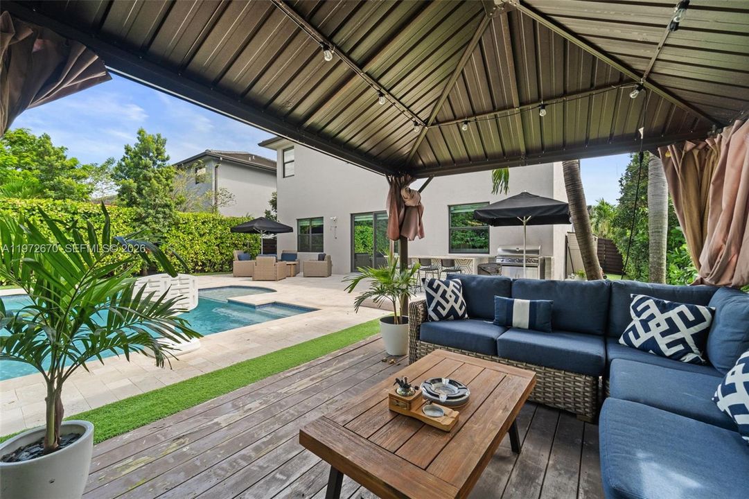 For Sale: $1,290,000 (5 beds, 4 baths, 3135 Square Feet)