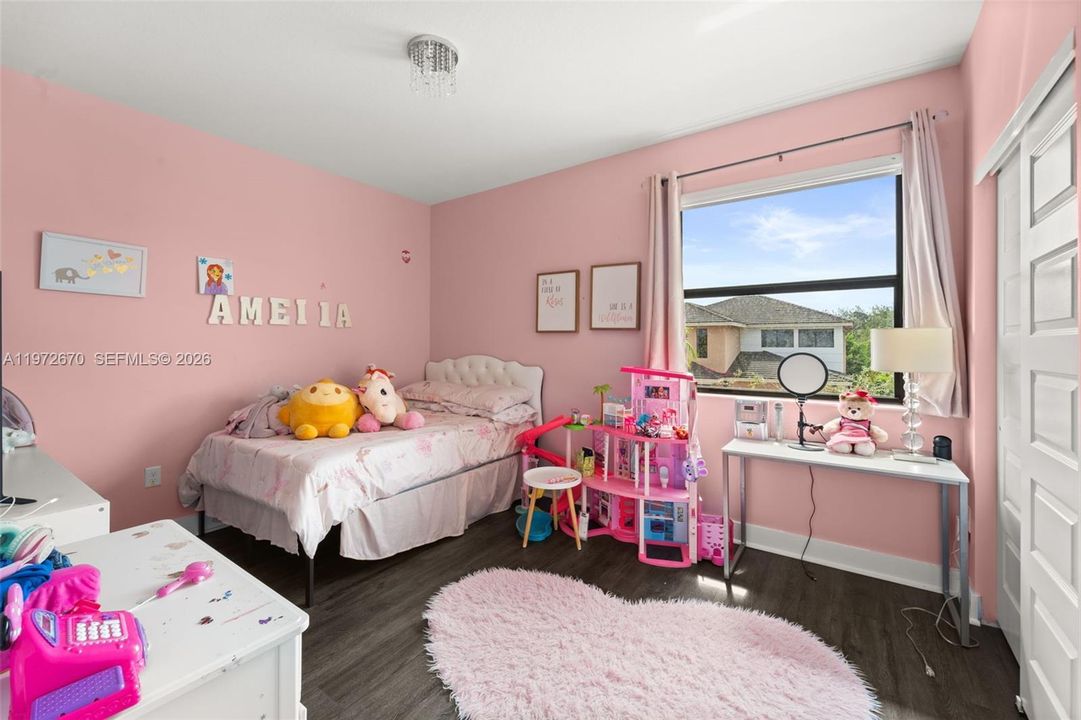 For Sale: $1,290,000 (5 beds, 4 baths, 3135 Square Feet)