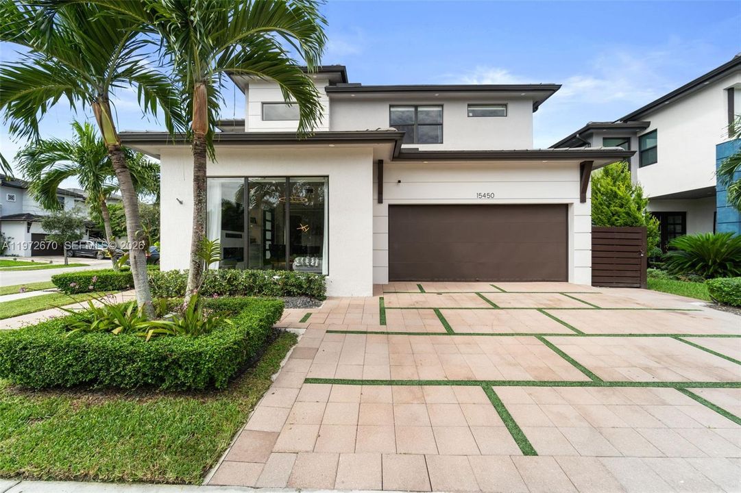 For Sale: $1,290,000 (5 beds, 4 baths, 3135 Square Feet)