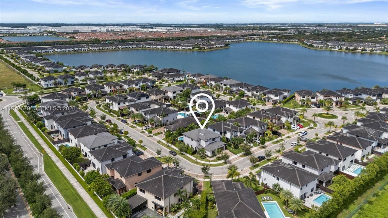 For Sale: $1,290,000 (5 beds, 4 baths, 3135 Square Feet)