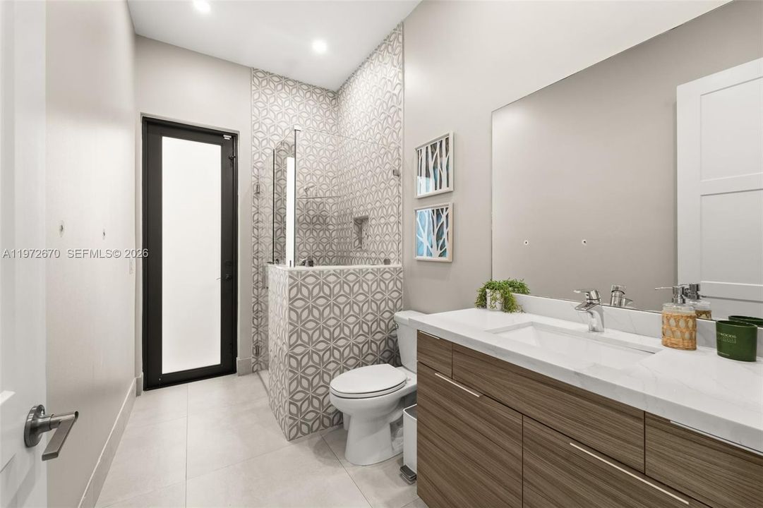 For Sale: $1,290,000 (5 beds, 4 baths, 3135 Square Feet)