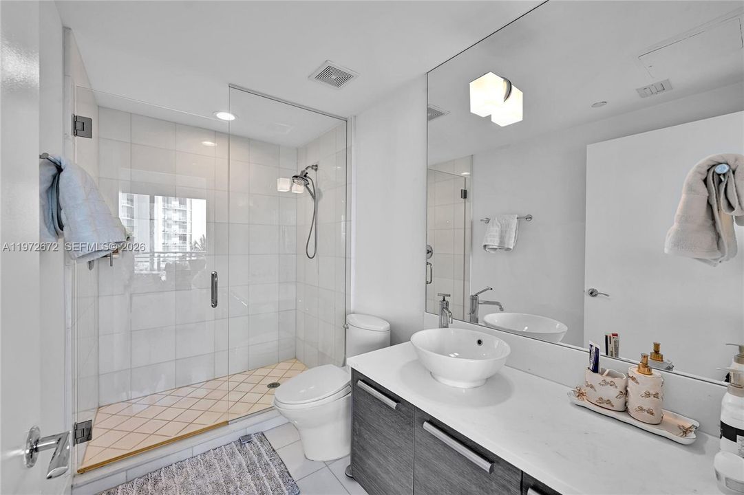 For Sale: $1,099,000 (3 beds, 3 baths, 1869 Square Feet)