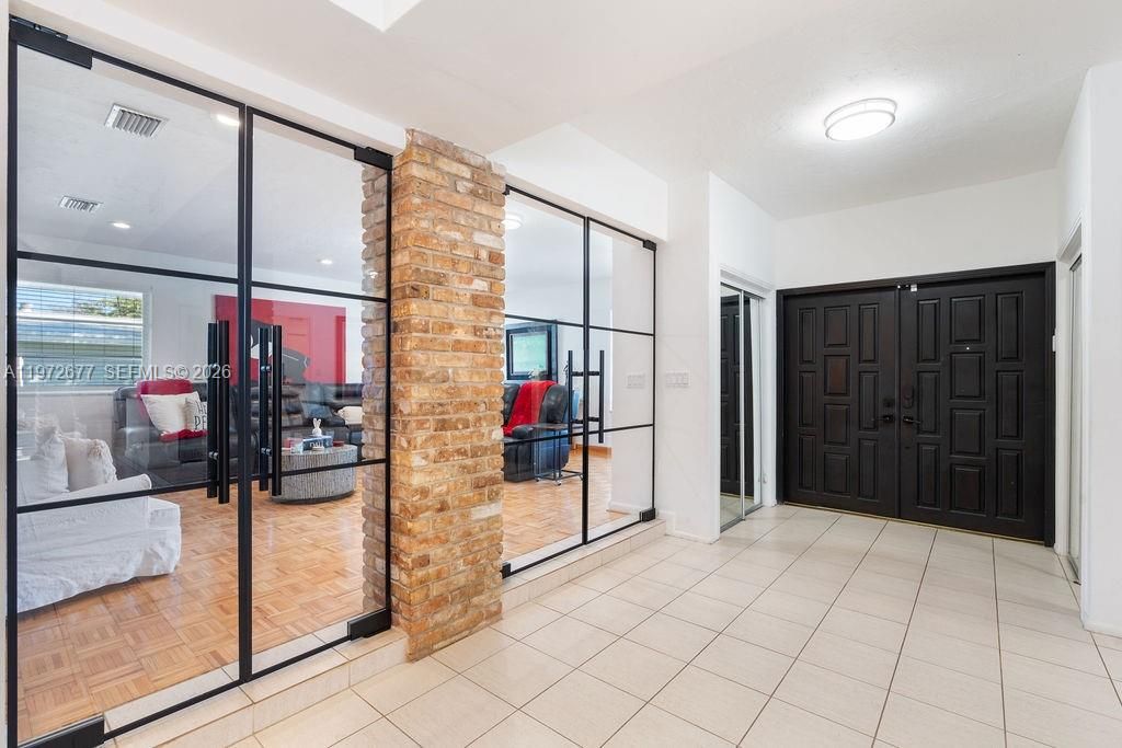 For Sale: $1,799,000 (6 beds, 4 baths, 4147 Square Feet)