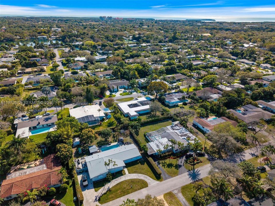 For Sale: $1,799,000 (6 beds, 4 baths, 4147 Square Feet)