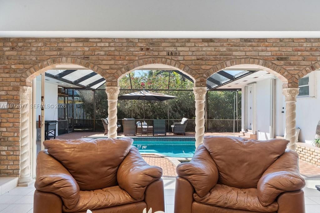 For Sale: $1,799,000 (6 beds, 4 baths, 4147 Square Feet)