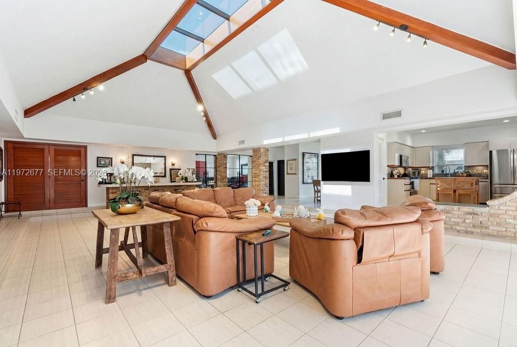 For Sale: $1,799,000 (6 beds, 4 baths, 4147 Square Feet)