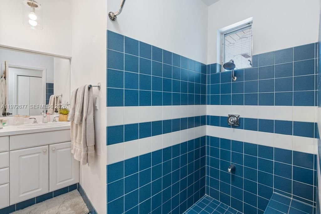 For Sale: $1,799,000 (6 beds, 4 baths, 4147 Square Feet)