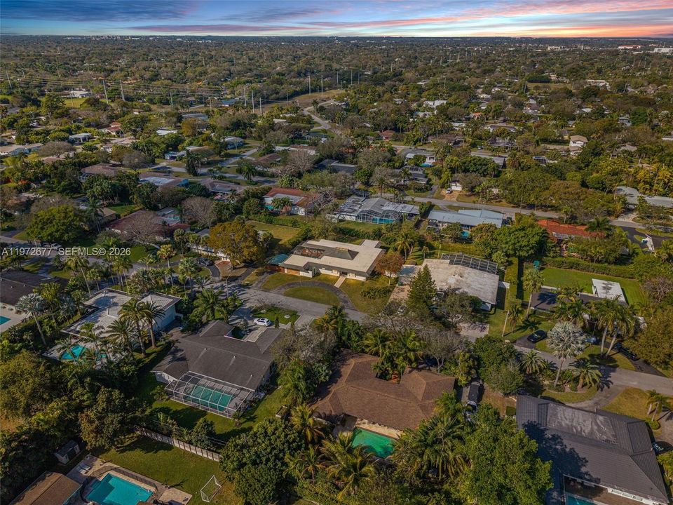 For Sale: $1,799,000 (6 beds, 4 baths, 4147 Square Feet)