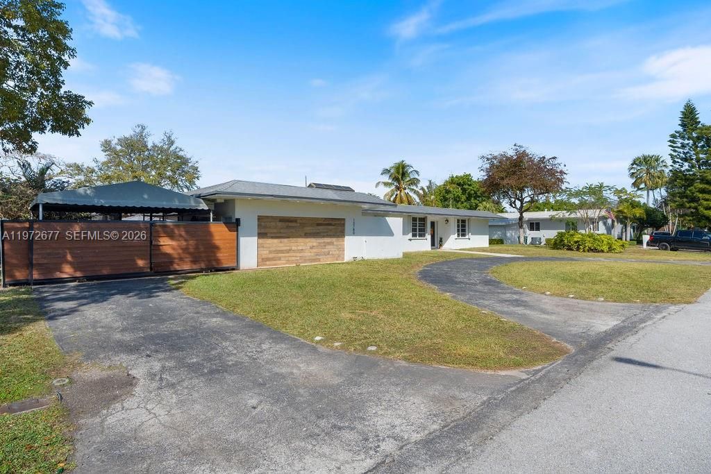 For Sale: $1,799,000 (6 beds, 4 baths, 4147 Square Feet)