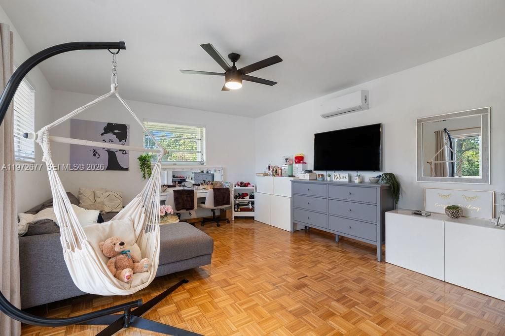 For Sale: $1,799,000 (6 beds, 4 baths, 4147 Square Feet)
