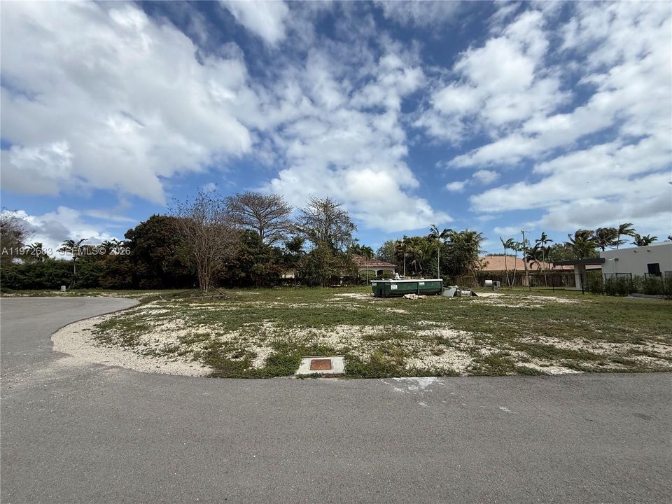 待售: $1,250,000 (0.39 acres)